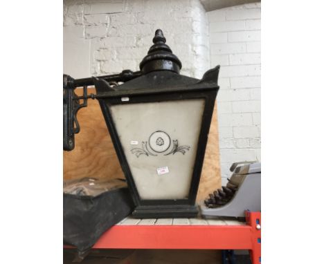 LARGE OUTDOOR LANTERN LAMP WITH MOUNTING BRACKET