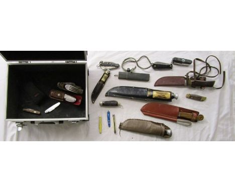 Collection of pocket &amp; hunting knives