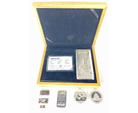 FOR THE INVESTOR - A 1 kg METALOR SILVER BAR within its original presentation case with also its certificate of authenticity 