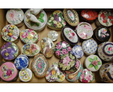 A collection of porcelain trinket boxes etc