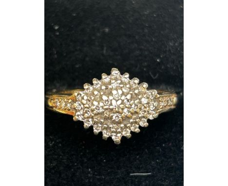 9ct Gold diamond cluster rIng Size M 3.3g