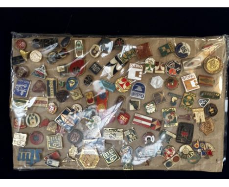 Large collection of vintage pin badges 