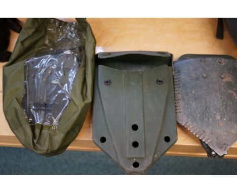 2x Military tools/spades 