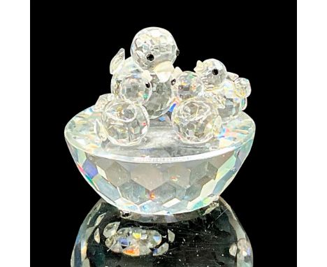 This Swarovski Silver crystal bird's nest is made from clear crystal and consists of a mother bird with her 3 chicks sitting 