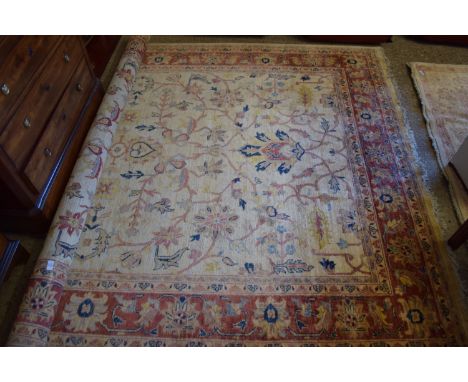 LARGE PATTERNED CARPET, APPROX 206 X 270CM