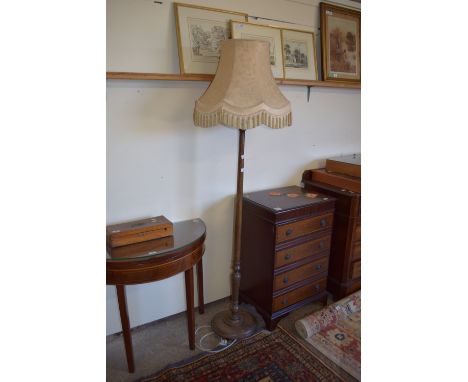 STAINED WOOD LAMP STANDARD