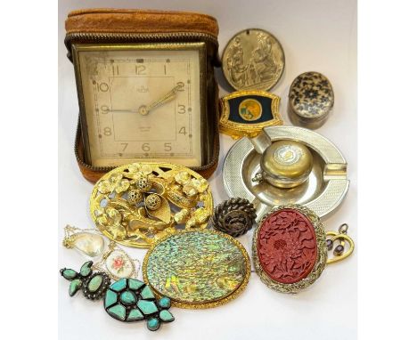 A selection of gold, silver and costume jewellery, to include a Chinese carved cinnabar brooch in fine filigree dragon mount,