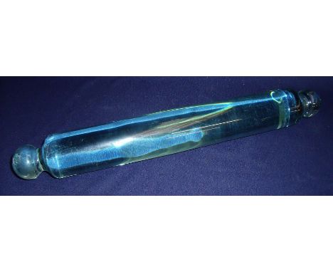 Victorian heavy green glass rolling pin (overall length 43cm) 