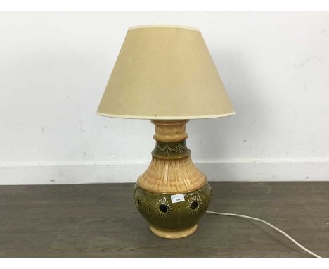 MID CENTURY TABLE LAMP, along with other table lampsQty: 12