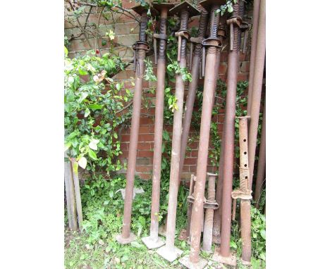 Acro props of various sizes