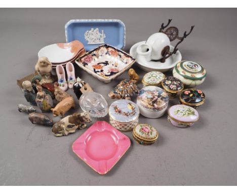 Four Halcyon Days pill boxes, in boxes, other pill boxes, an inkwell, painted lead animals and other items 