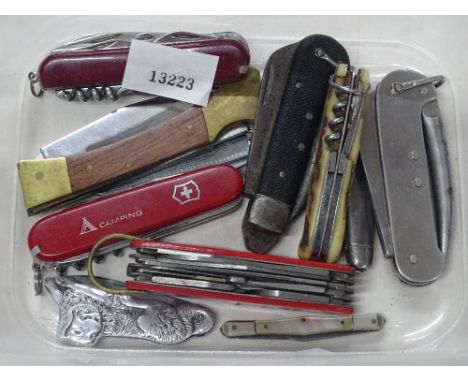 Swiss army knives, pocket knives, etc.