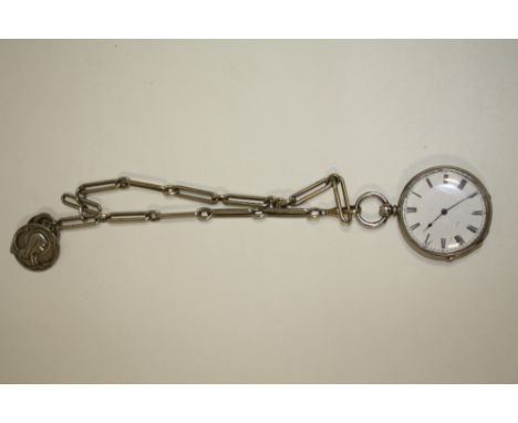 AN OPEN FACED MANUAL WIND POCKET WATCH ON SILVER STAPLE LINK CHAIN