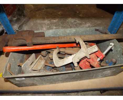 A TRAY OF HAND TOOLS