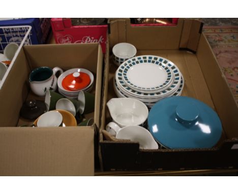 A TRAY OF MIDWINTER STYLECRAFT TEAWARE TOGETHER WITH A BOX OF CERAMICS TO INC DENBY (2)