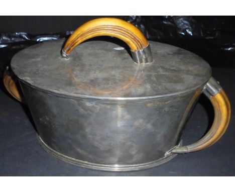 An early 20th Century electro-plated oval tureen and cover (by Hukin & Heath), model No. 3913 8 in the Art Deco manner, with 