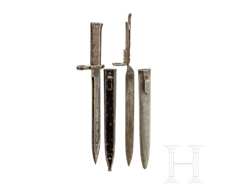 Zwei Notbajonette für Mannlicher M 1895    Seltenes Exemplar mit scharfer Rückenklinge (narbig) und massivem Eisengriff (Spur