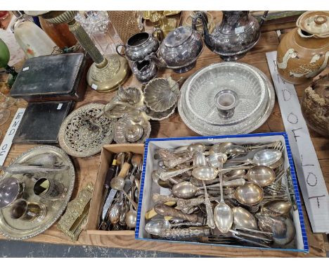Metal wares to include a brass lamp and glass shade, cutlery cased and loose, epns tea and coffee wares, brass stamp desk hol