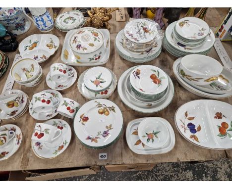 A large collection of Royal Worcester Evesham patter part dinner service.