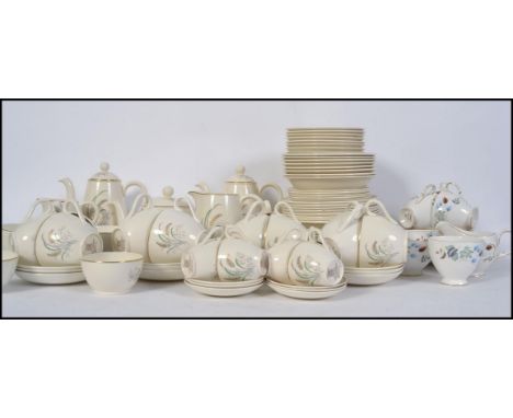 An extensive Copeland Spode ' Oklahoma ' pattern part dinner / tea service comprising cups, saucers, plates etc