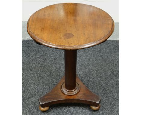 NINETEENTH CENTURY MAHOGANY CIRCULAR TOP TRIPOD TABLE raised over bun feet, 52cms diam