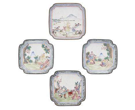FOUR SMALL CANTON ENAMEL TRAYSQING DYNASTY, 18TH/19TH CENTURY each quatre-lobed shallow tray finely painted with figures in a