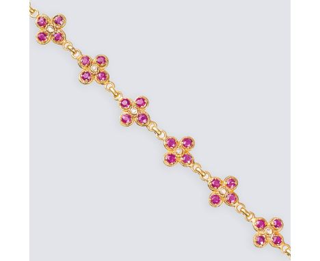   Rubin-Brillant-Armband mit Blüten-Dekor  14 kt. GG, gest. Umlaufend vierblättrige Rubin-Blüten, Besatz insges. mit 36 Rubin