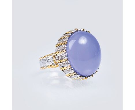   Chalcedon-Diamant-Ring  14 kt. GG mit 800er Silber, gest. Großer, hochgewölbter Chalzedon-Cabochon ca. 31 ct. (ca. 22 x 20 