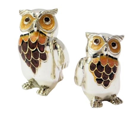 Two silver and enamel figures modelled as owls, stamped 925, 4cm and 3cm high. 