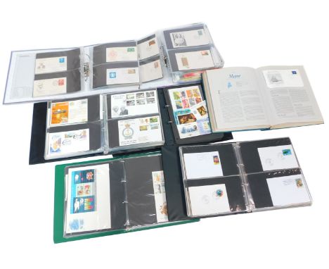 First day covers, including India, US States of the Union, Europe and the world in seven lever arch files and albums. 
