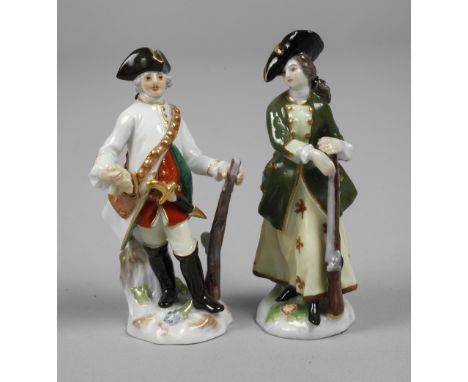 Meissen-Miniaturen "Jäger" und "Jägerin"Entwurf Johann Joachim Kändler und Mitarbeiter 1752 bzw. Friedrich Elias Meyer 1755, 