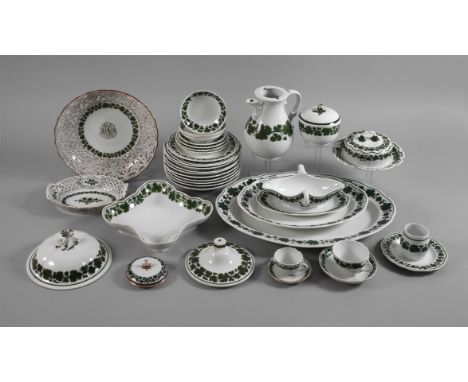 Meissen großes Konvolut Weinlaubdekor35 Teile, meist unterglasurblaue Knaufschwertermarken 1860-1924, viermal gestrichen, Rit