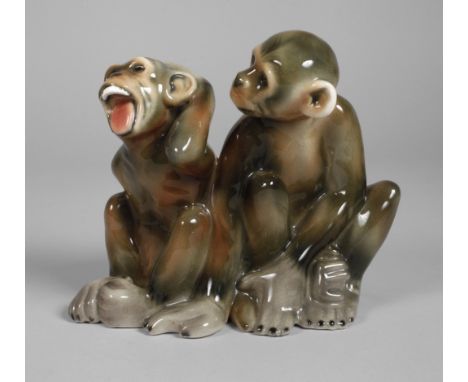 Goldscheider Wien "Zwei sitzende Affen"Entwurf um 1942/43, schwarze Stempelmarke 1922-1952, Zusatz Made in Austria, geritzte 