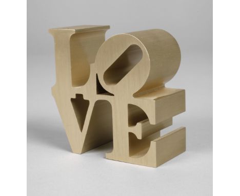 Robert Indiana, "Love"Entwurf 2009, zeitgenössisches Museumsreplikat, unsigniert, Aluminium gebürstet und golden beschichtet,