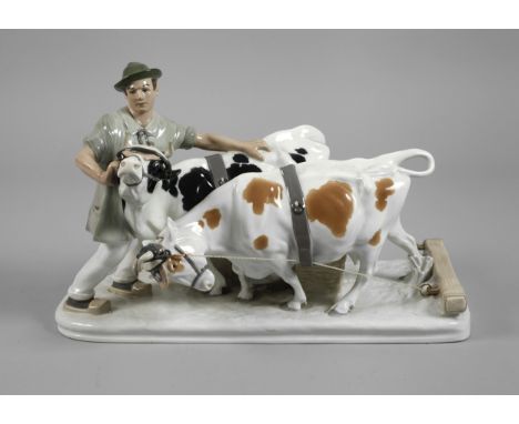 Meissen "Bauer mit Ochsengespann”Entwurf Otto Pilz 1906, signiert, unterglasurblaue Schwertermarke nach 1948, 1. Wahl, geritz