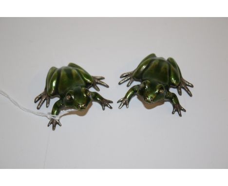 A pair of Italian silver and enamel frogs. Each naturalistically modelled, stamped 925, with star 908 MI lozenge marks, each 