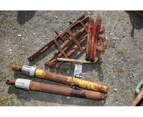 Vintage Tractor interest: Drawbars, Top Links, John Deere Foot Step and a pair of Hydraulic Rams.