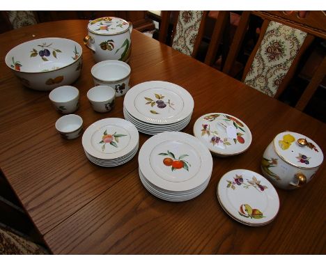 Collection of Royal Worcester - Evesham pattern