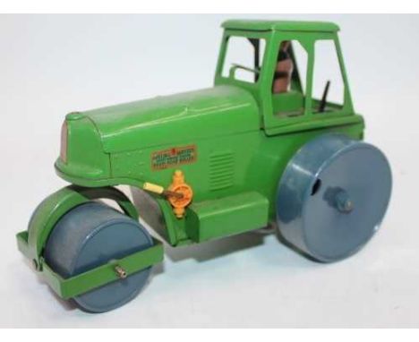 Triang Minic large scale tinplate clockwork Aveling Barford Diesel Road Roller, green, with grey plastic wheels (VG)