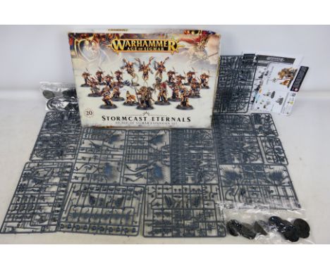 Warhammer - Games Workshop - Citadel - A boxed Warhammer 'Age of Sigmar' Stormcast Eternal Expansion Set. Lot contains a quan