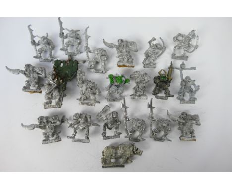 Warhammer - Citadel - Games Workshop - A group of 20 Warhammer Orcs & Goblin metal predominately unpainted figures. Lot inclu