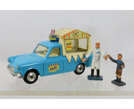 Corgi - An unboxed #447 Ford Thames Walls Ice Cream van. Item includes its two figures. The van appears in excellent conditio