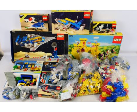 Lego - A mixed assortment of loose vintage Lego bricks and empty boxes including #375 Castle, #928 Galaxy Explorer, #6393 Aut