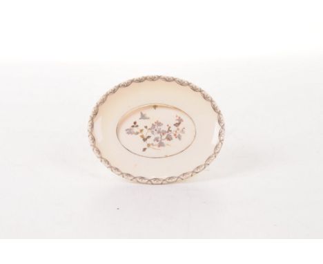 A Japanese ivory shibayama snuff dish, late Meiji Period (1868-1912)
Of oval form, with gently sloped sides, carved and stain