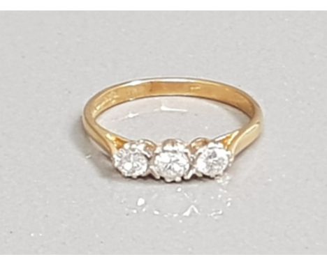 18CT GOLD DIAMOND THREE STONE RING 2.5G SIZE O