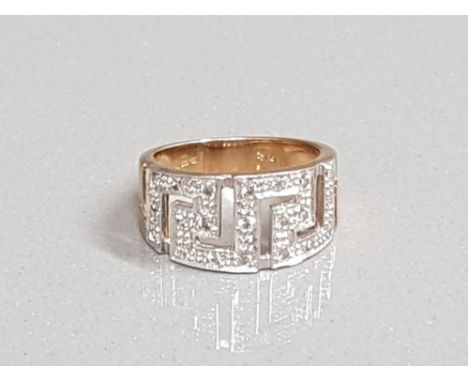 9CT GOLD DIAMOND ORNATE RING 4.5G SIZE M