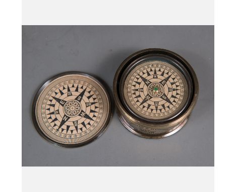 Kelvin &amp; Hughes Compass, in metal box. Movable. 20th Century. 8 cm diameter.