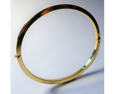 A 14-carat gold bangle (5.82g)