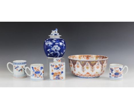 A selection of18th century and later Chinese porcelain, predominantly Imari ware, comprising a footed centre bowl, 23cm diame