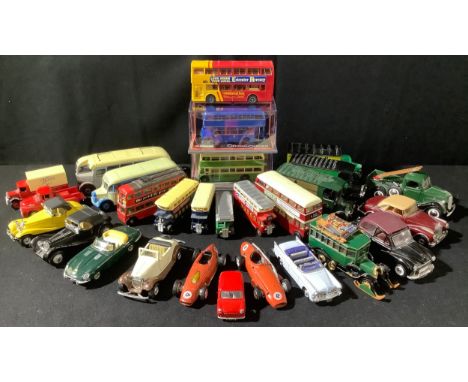 Corgi and Matchbox die cast vehicles, buses and cars, mainly unboxed (28) 